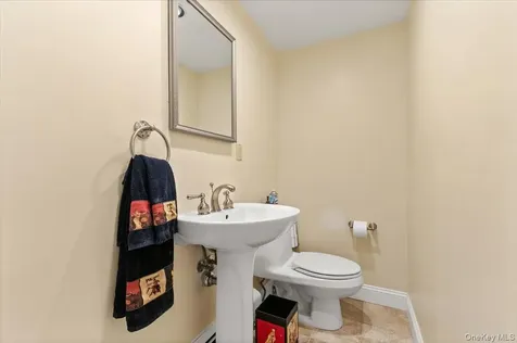 56 Middle Lane Jericho NY 11753