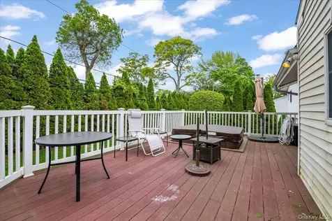 56 Middle Lane Jericho NY 11753