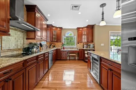 56 Middle Lane Jericho NY 11753