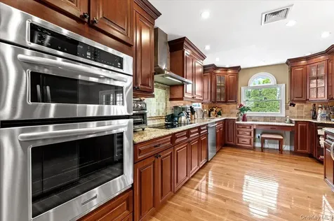 56 Middle Lane Jericho NY 11753