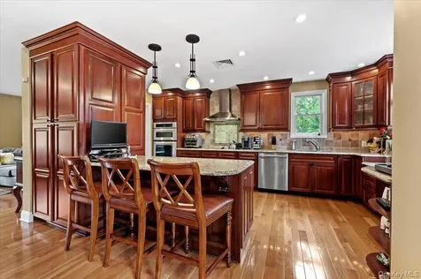 56 Middle Lane Jericho NY 11753