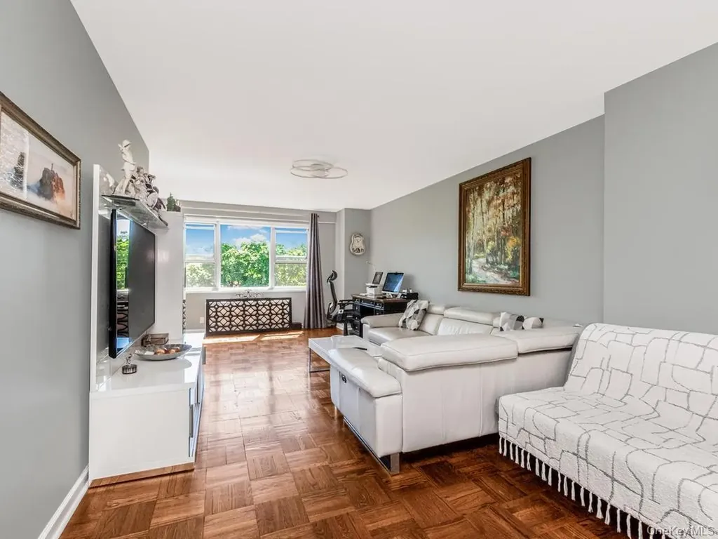 250 Garth Road Scarsdale NY 10583