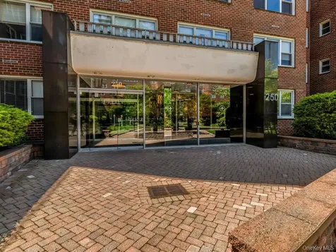 250 Garth Road Scarsdale NY 10583