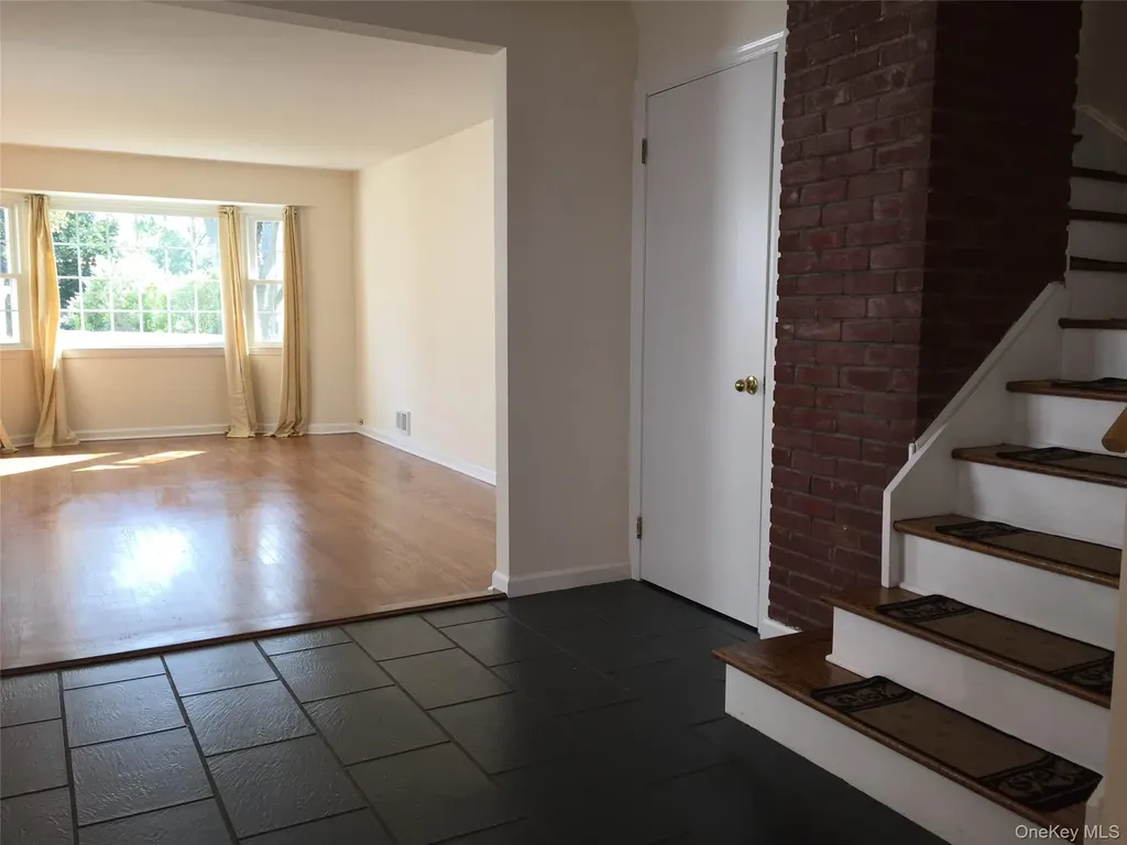 98 Glen Oaks Drive Rye NY 10580