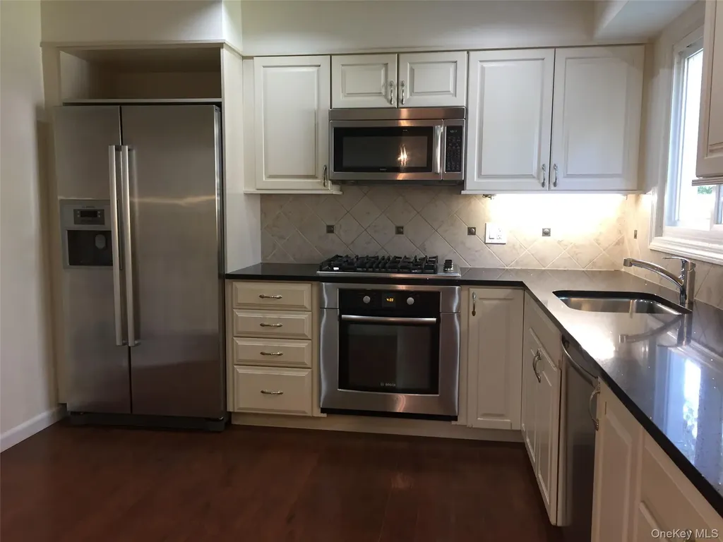 98 Glen Oaks Drive Rye NY 10580