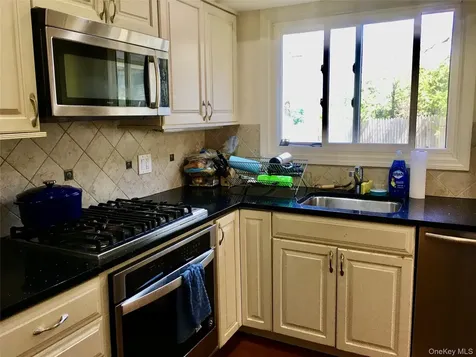 98 Glen Oaks Drive Rye NY 10580