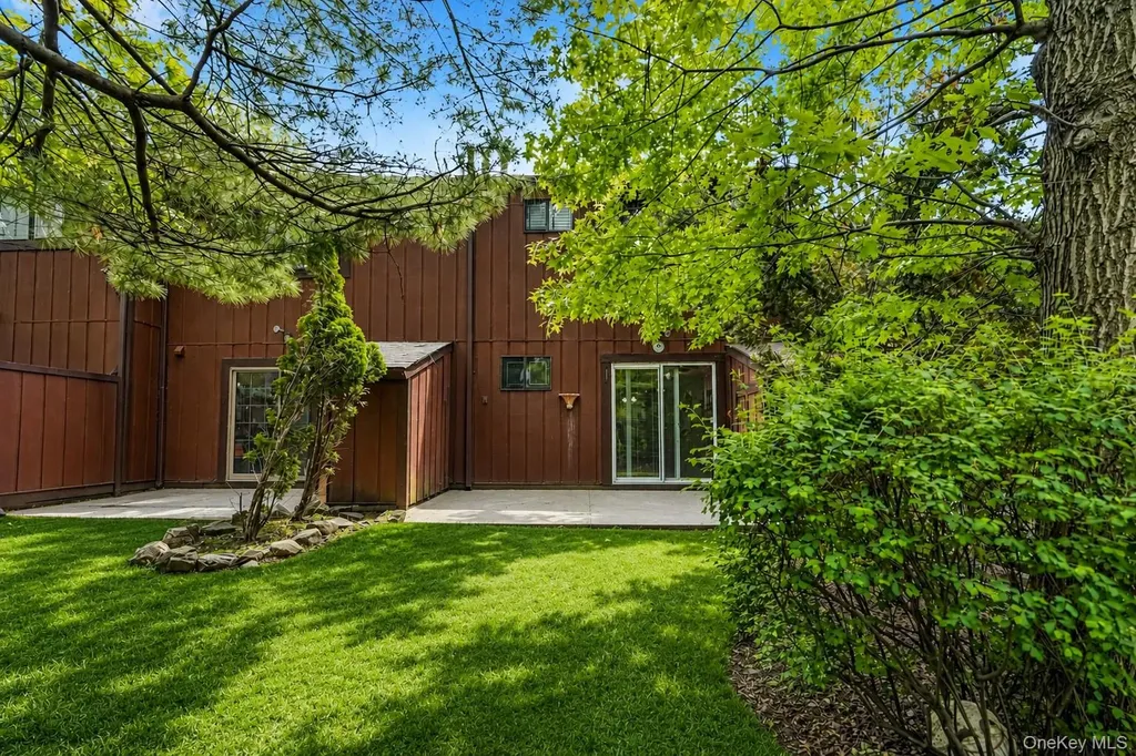 76 Belmar Drive W Staten Island NY 10314