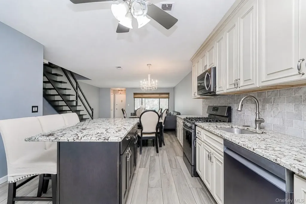 76 Belmar Drive W Staten Island NY 10314
