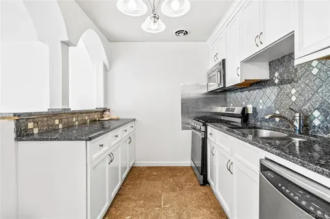 5 Wyndover Woods Lane White Plains NY 10603
