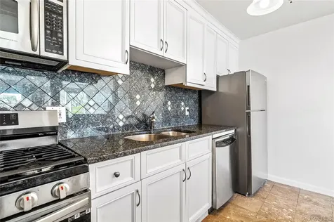 5 Wyndover Woods Lane White Plains NY 10603
