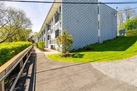 5 Wyndover Woods Lane White Plains NY 10603