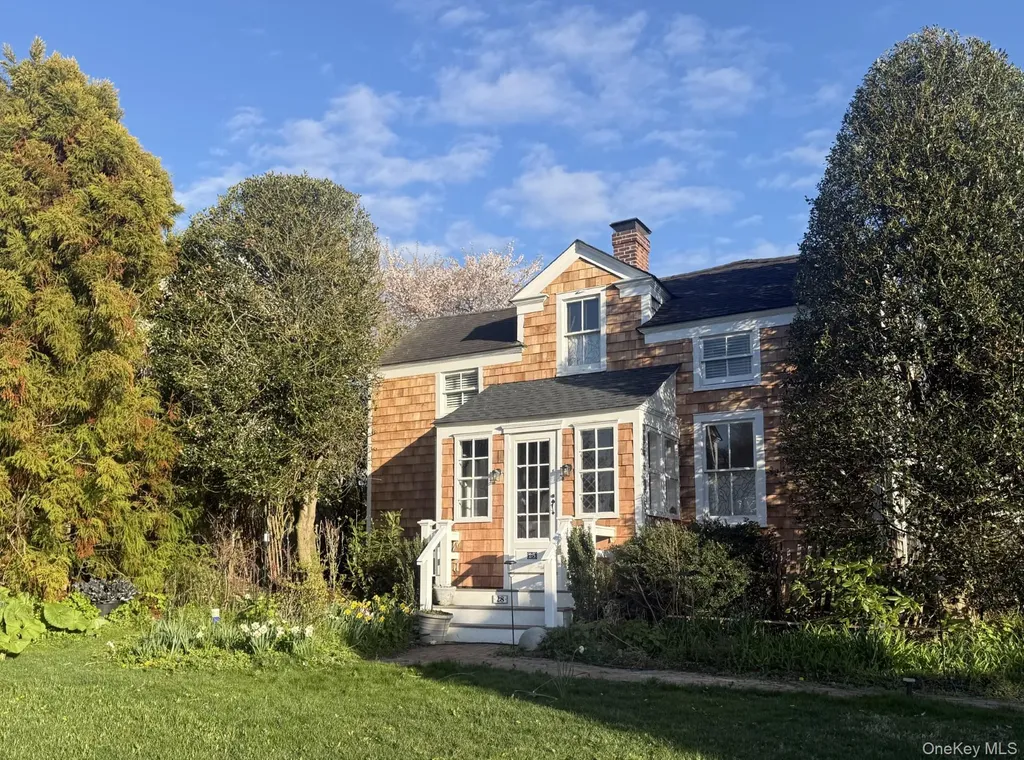 28 Bowden Square Southampton NY 11968