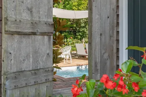 28 Bowden Square Southampton NY 11968