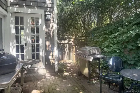 28 Bowden Square Southampton NY 11968