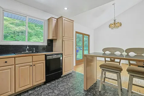 24 Virginia Lane Thornwood NY 10594