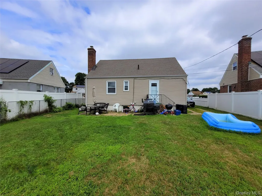 44 Circle Drive Hempstead NY 11550
