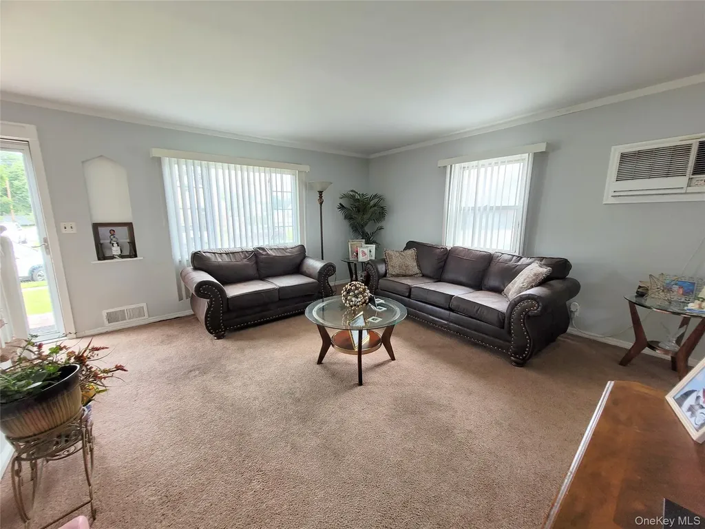44 Circle Drive Hempstead NY 11550