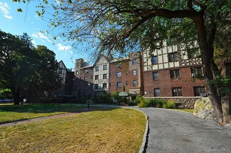 120 Stonelea Place New Rochelle NY 10801