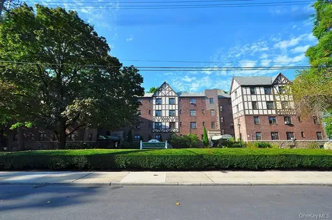 120 Stonelea Place New Rochelle NY 10801