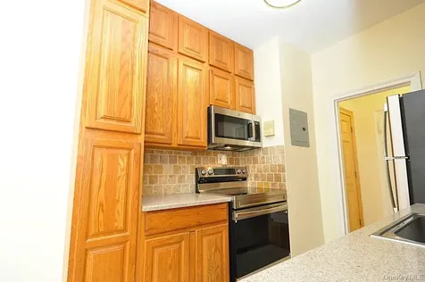 120 Stonelea Place New Rochelle NY 10801