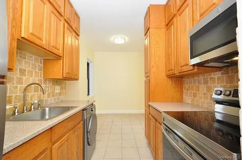 120 Stonelea Place New Rochelle NY 10801