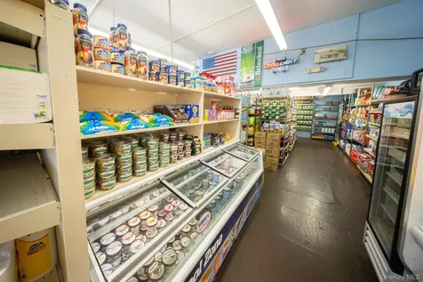 21 Broadway Fair Harbor NY 11706
