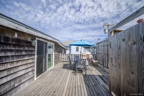 21 Broadway Fair Harbor NY 11706