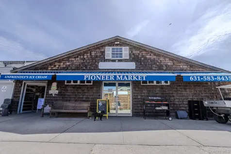 21 Broadway Fair Harbor NY 11706
