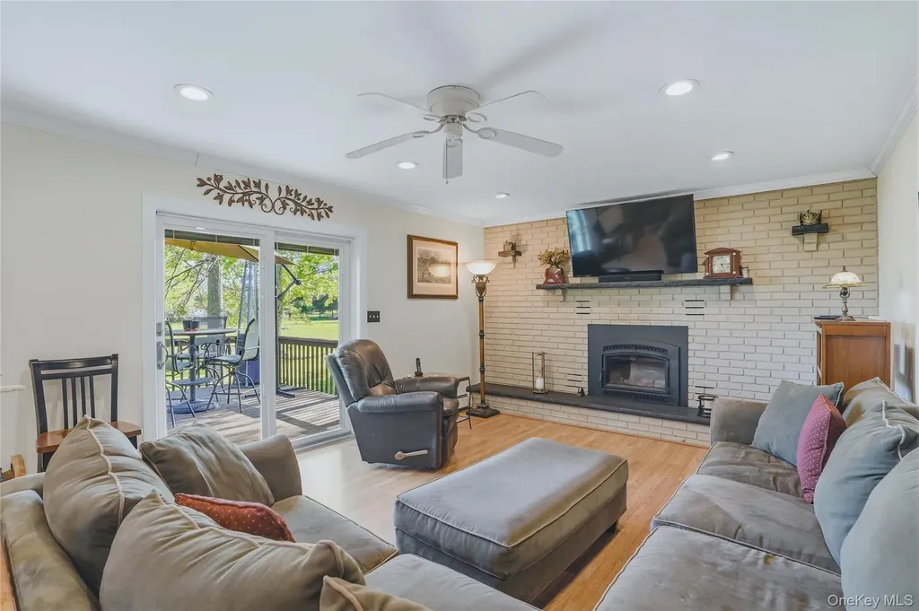 36 River Glen Road Wallkill NY 12589