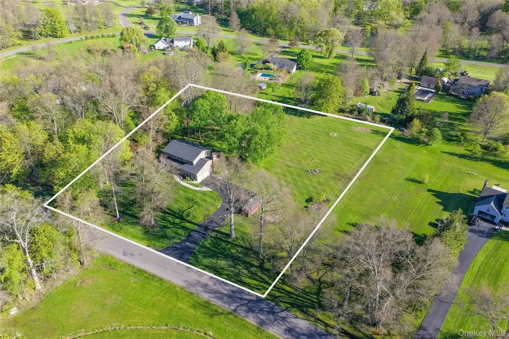 36 River Glen Road Wallkill NY 12589