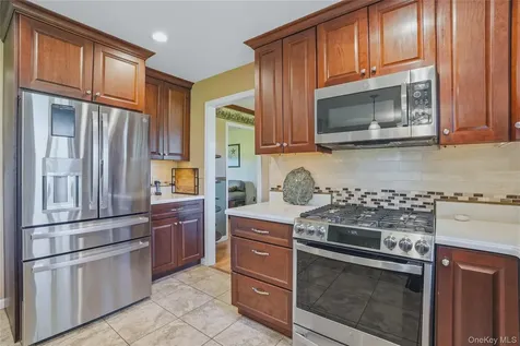 36 River Glen Road Wallkill NY 12589