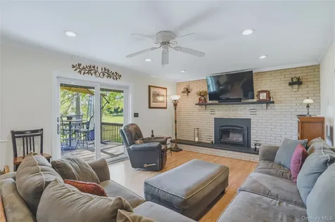36 River Glen Road Wallkill NY 12589