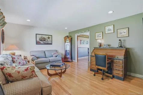 36 River Glen Road Wallkill NY 12589