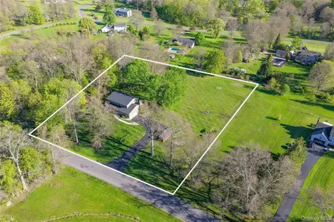 36 River Glen Road Wallkill NY 12589