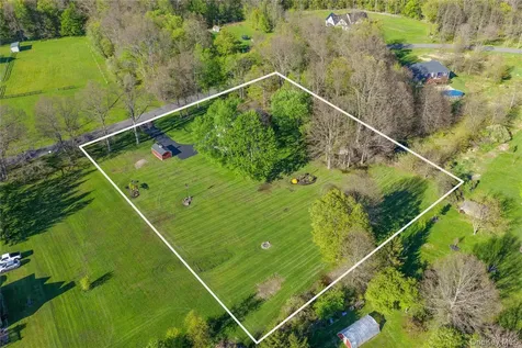 36 River Glen Road Wallkill NY 12589