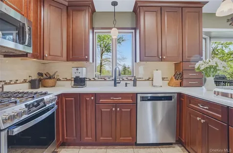 36 River Glen Road Wallkill NY 12589