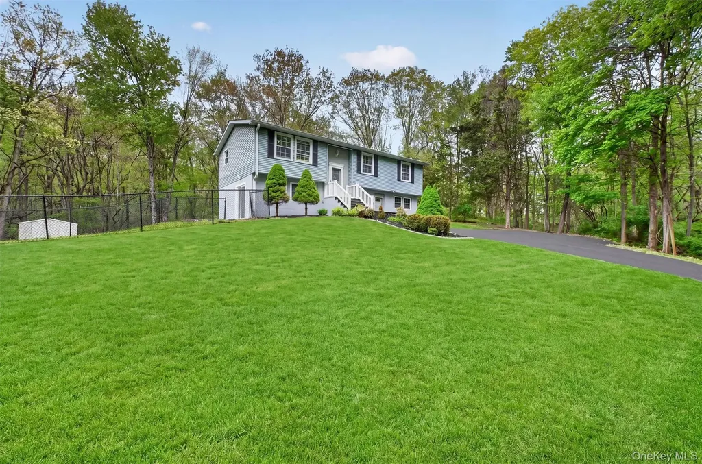 79 Wendy Drive Poughquag NY 12570