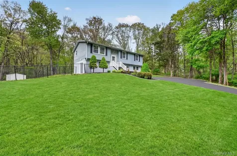 79 Wendy Drive Poughquag NY 12570
