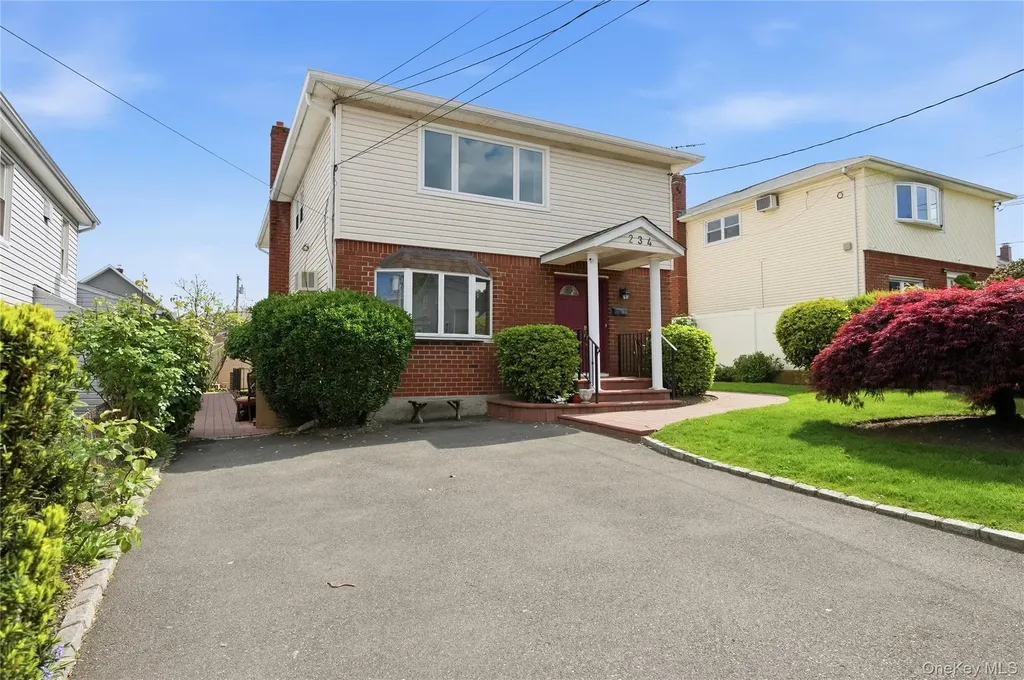 234 Winthrop Avenue Westbury NY 11590