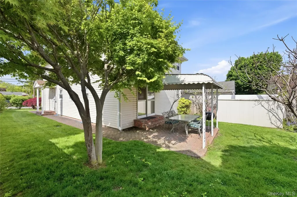 234 Winthrop Avenue Westbury NY 11590
