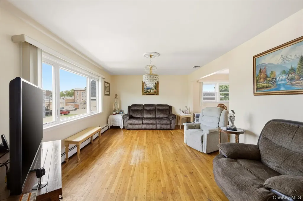 234 Winthrop Avenue Westbury NY 11590
