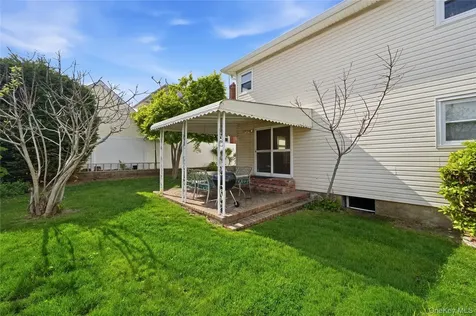 234 Winthrop Avenue Westbury NY 11590