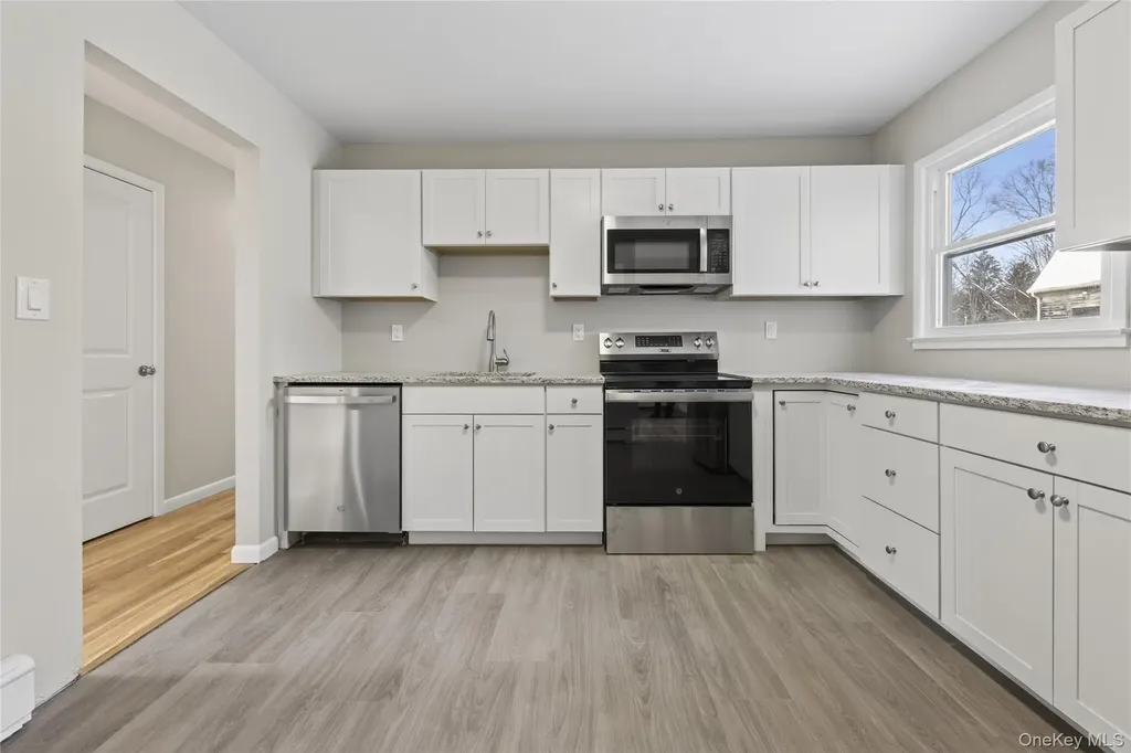 676-678 Oak Summit Road Millbrook NY 12545