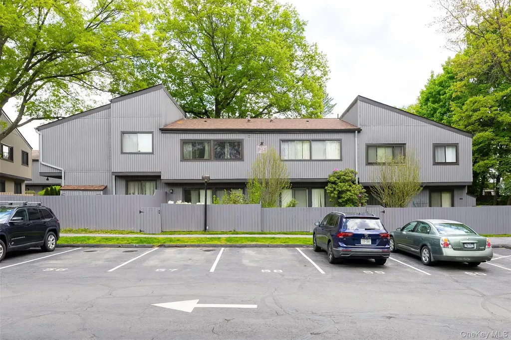 2304 Magnolia Walk Poughkeepsie NY 12603