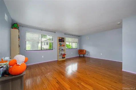 2304 Magnolia Walk Poughkeepsie NY 12603