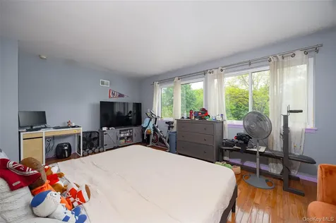 2304 Magnolia Walk Poughkeepsie NY 12603