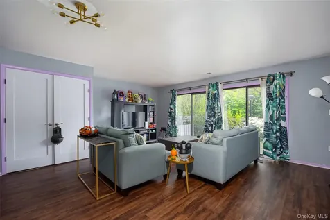 2304 Magnolia Walk Poughkeepsie NY 12603