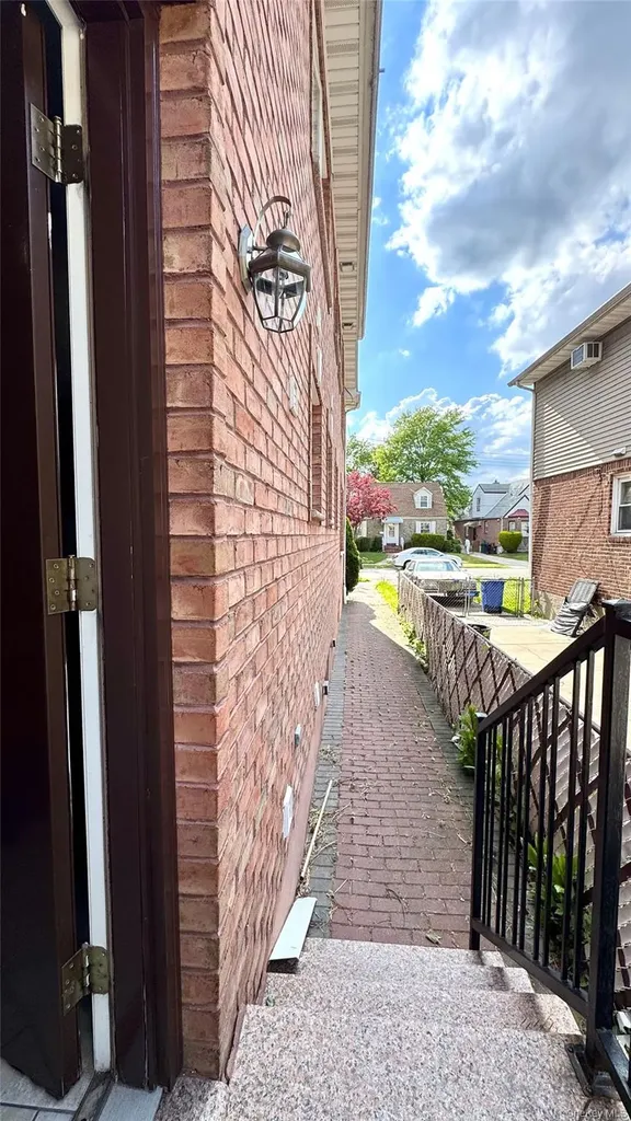 5839 196th Place Fresh Meadows NY 11365