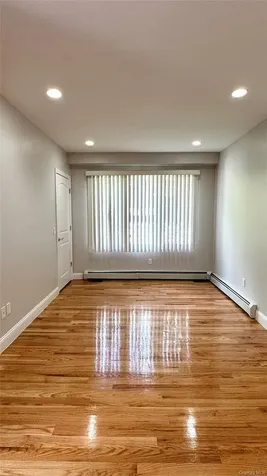 5839 196th Place Fresh Meadows NY 11365