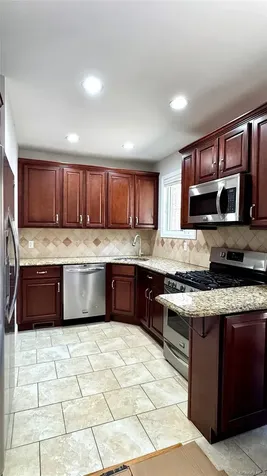 5839 196th Place Fresh Meadows NY 11365